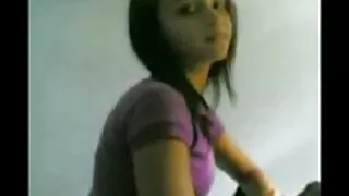 Desagradável morena  ...