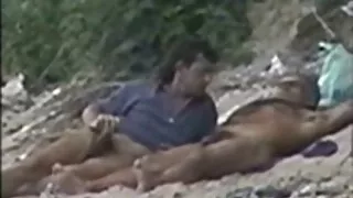 A morena de pele de  ...