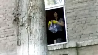 Garota loira fofa po ...