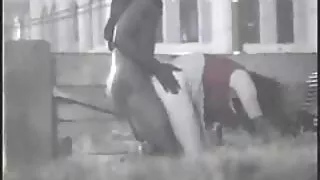 Linda loira esbelta  ...