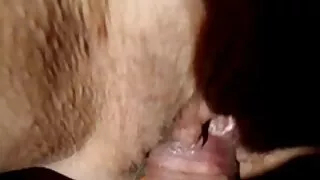 A esbelta adolescent ...
