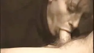 Cadela nua e com tes ...